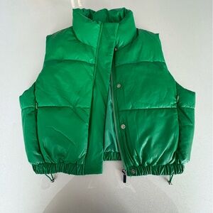 Coalition LA Green Puffer Vest Cropped Zip Pockets Snap & Zip Up Collar